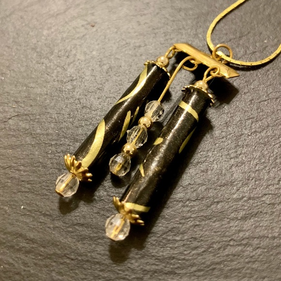 Vintage Gold Tone Box Chain Necklace Matching Black Cylinder Dangle Earrings - Picture 10 of 12